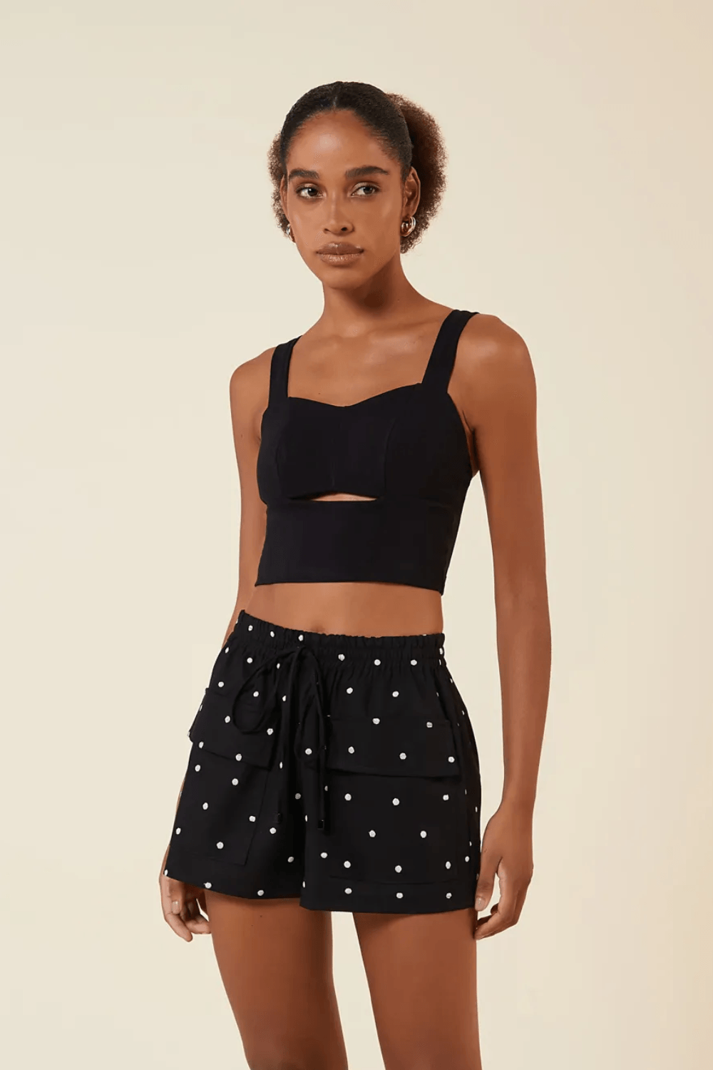 PRETO / CREME