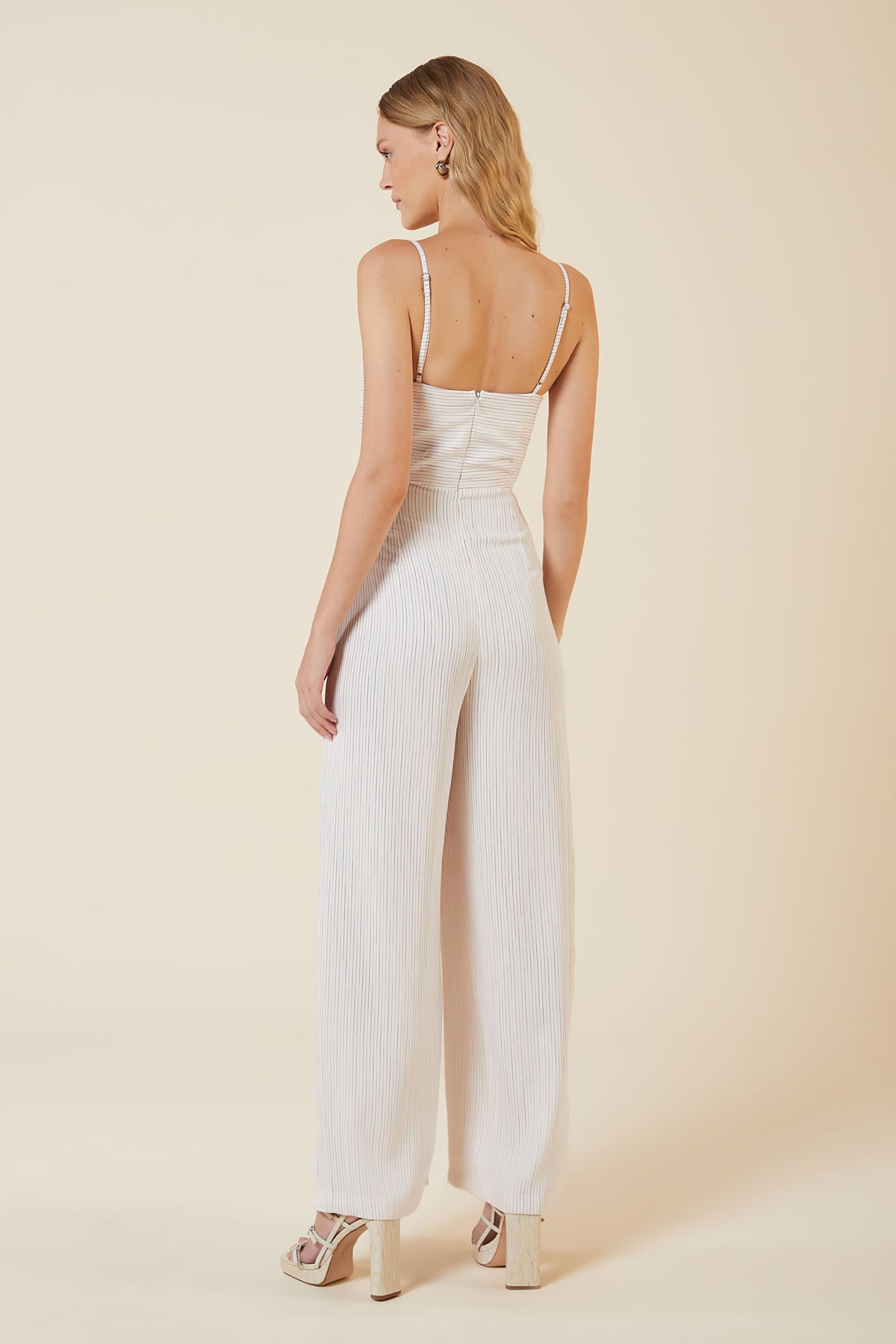 OFF WHITE