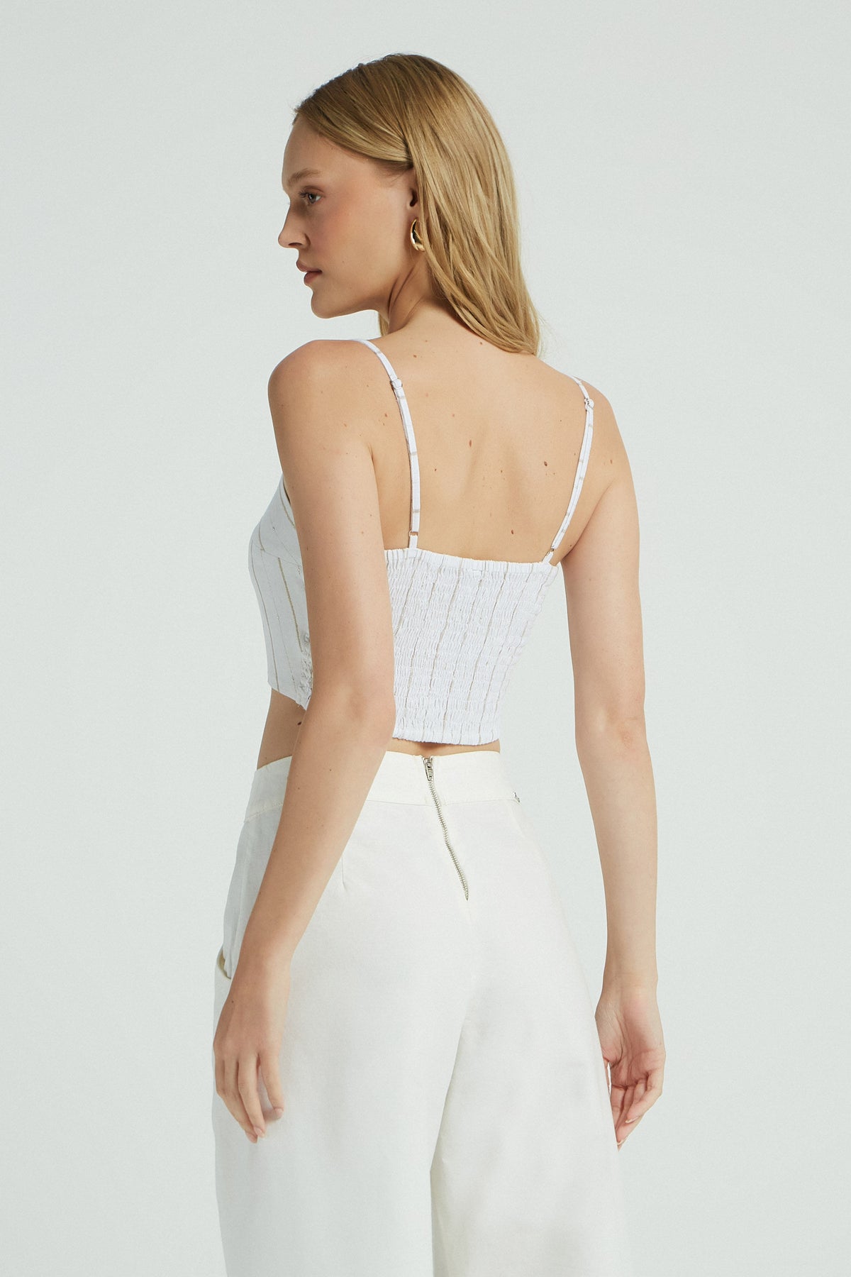 OFF WHITE
