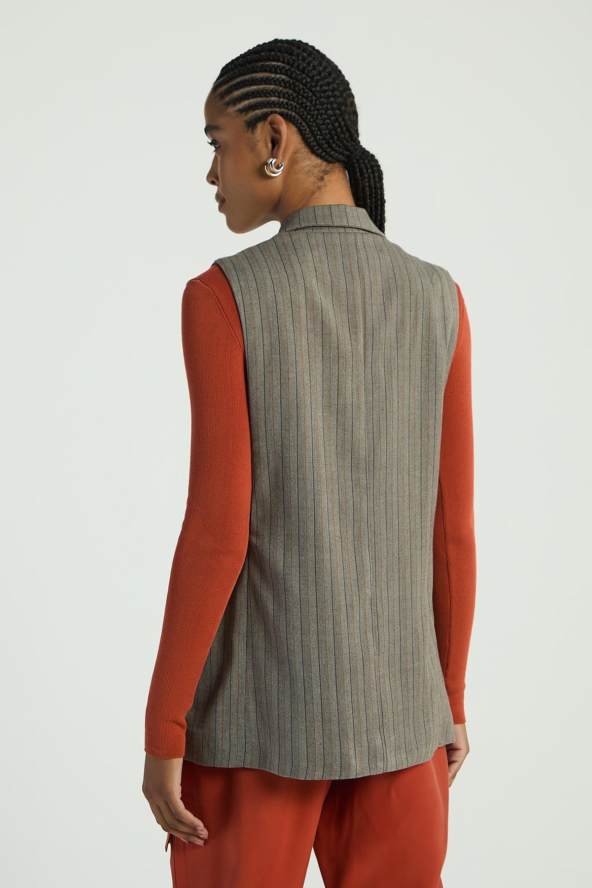 MARROM