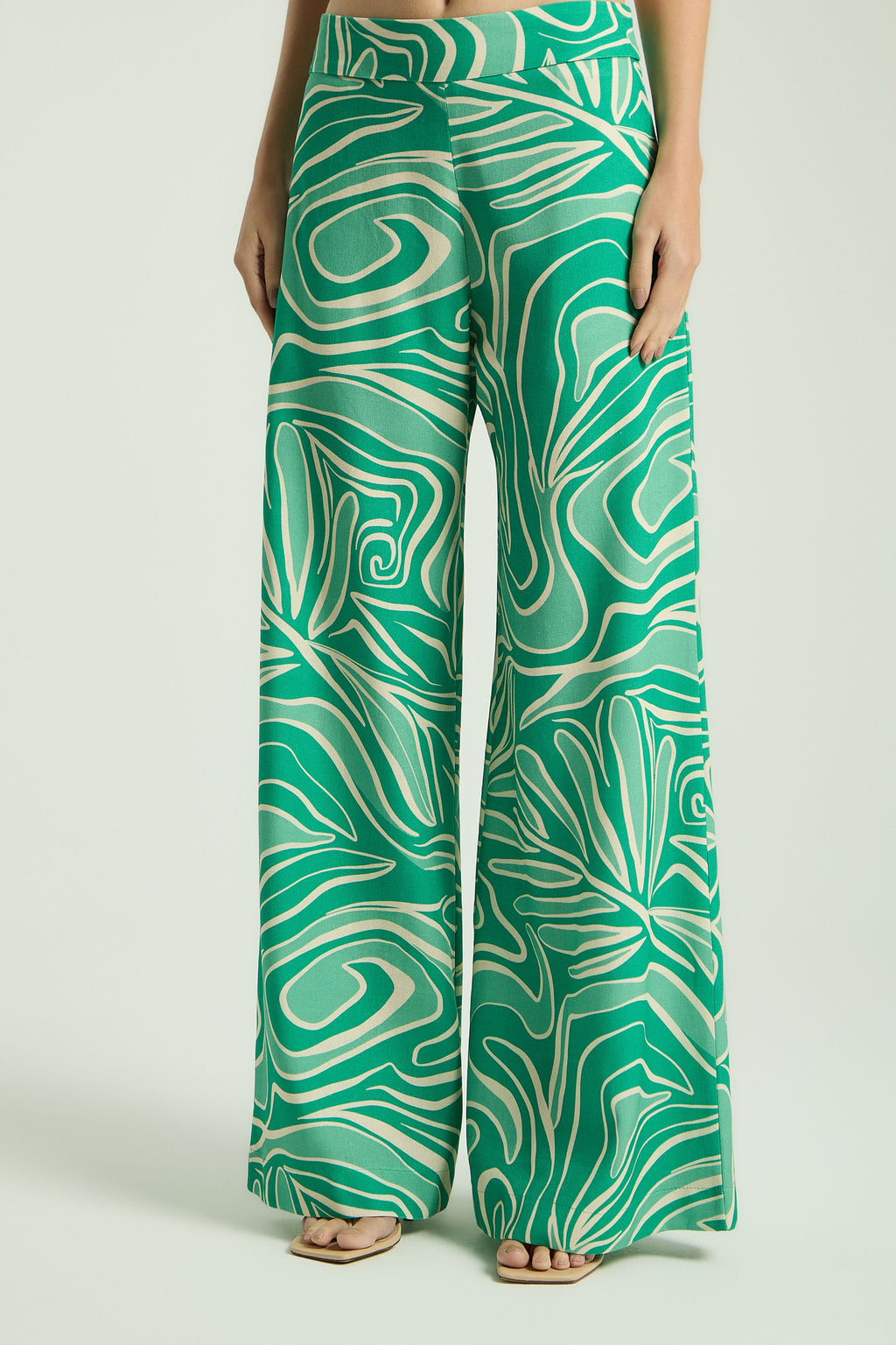 EST FOLHAGEM TROPICAL