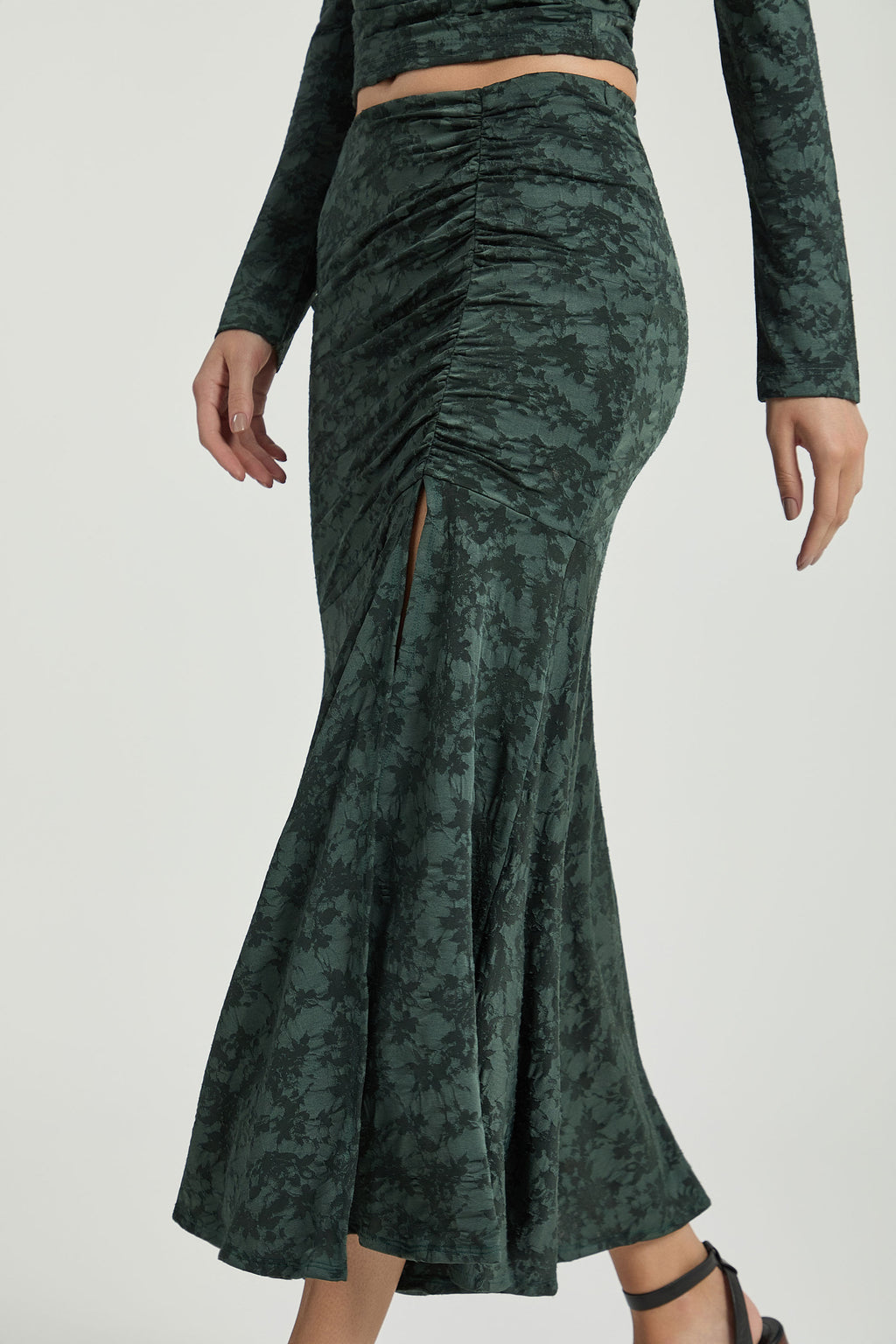 GREEN