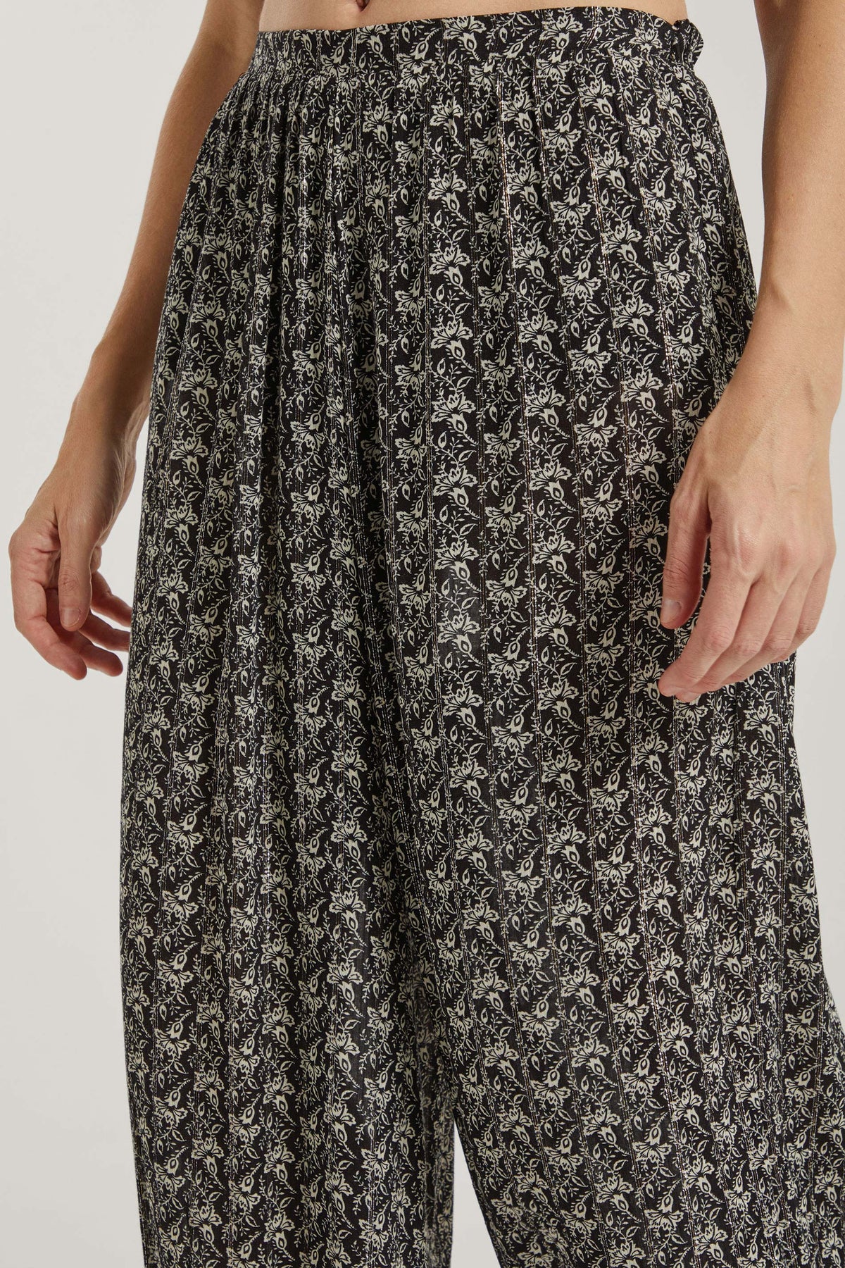 EST FLORZINHAS PRETO