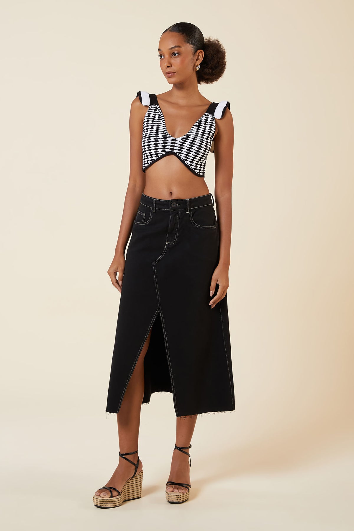 PRETO / CREME
