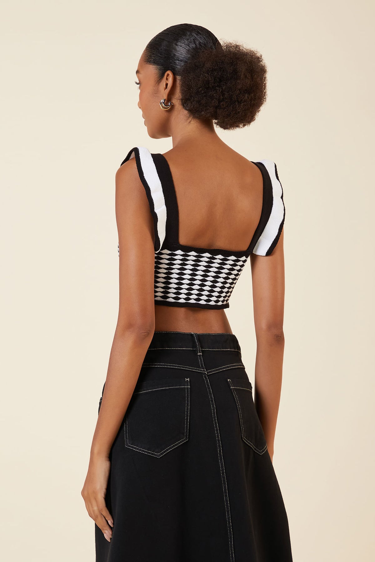 PRETO / CREME