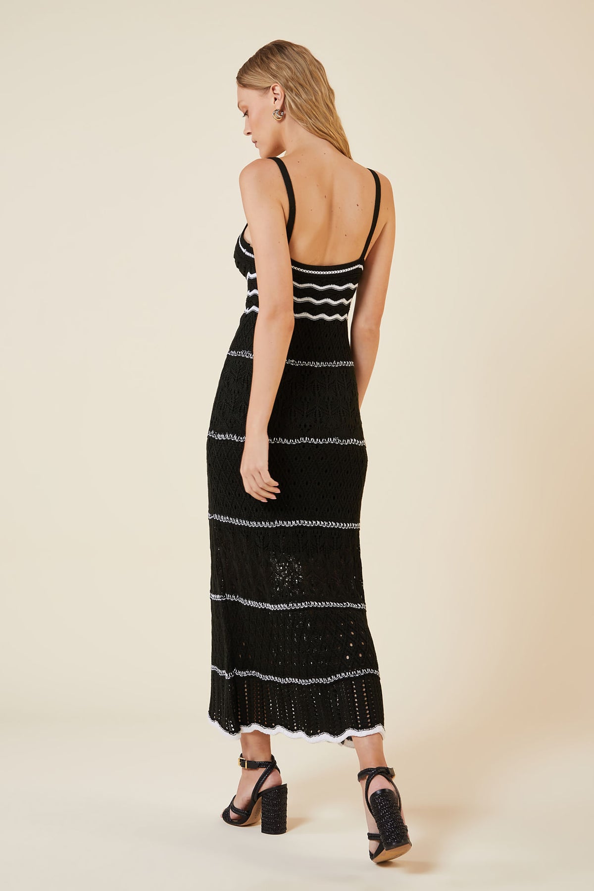 PRETO / CREME