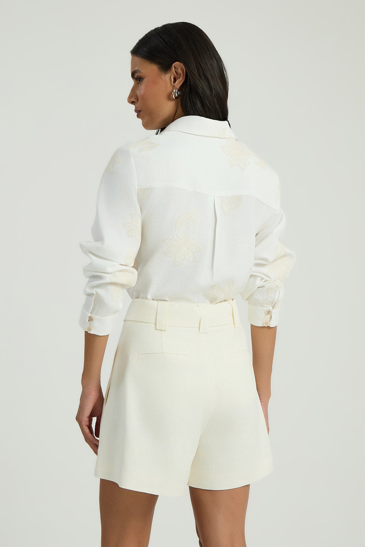 OFF WHITE