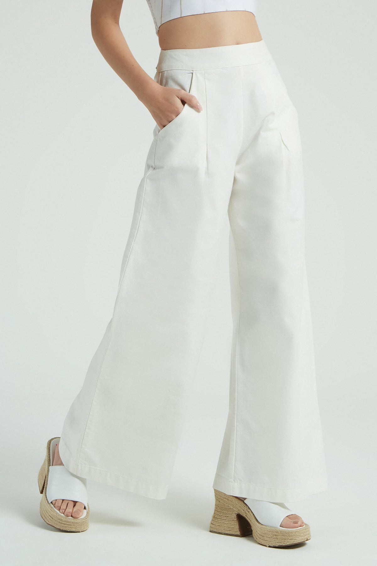 OFF WHITE