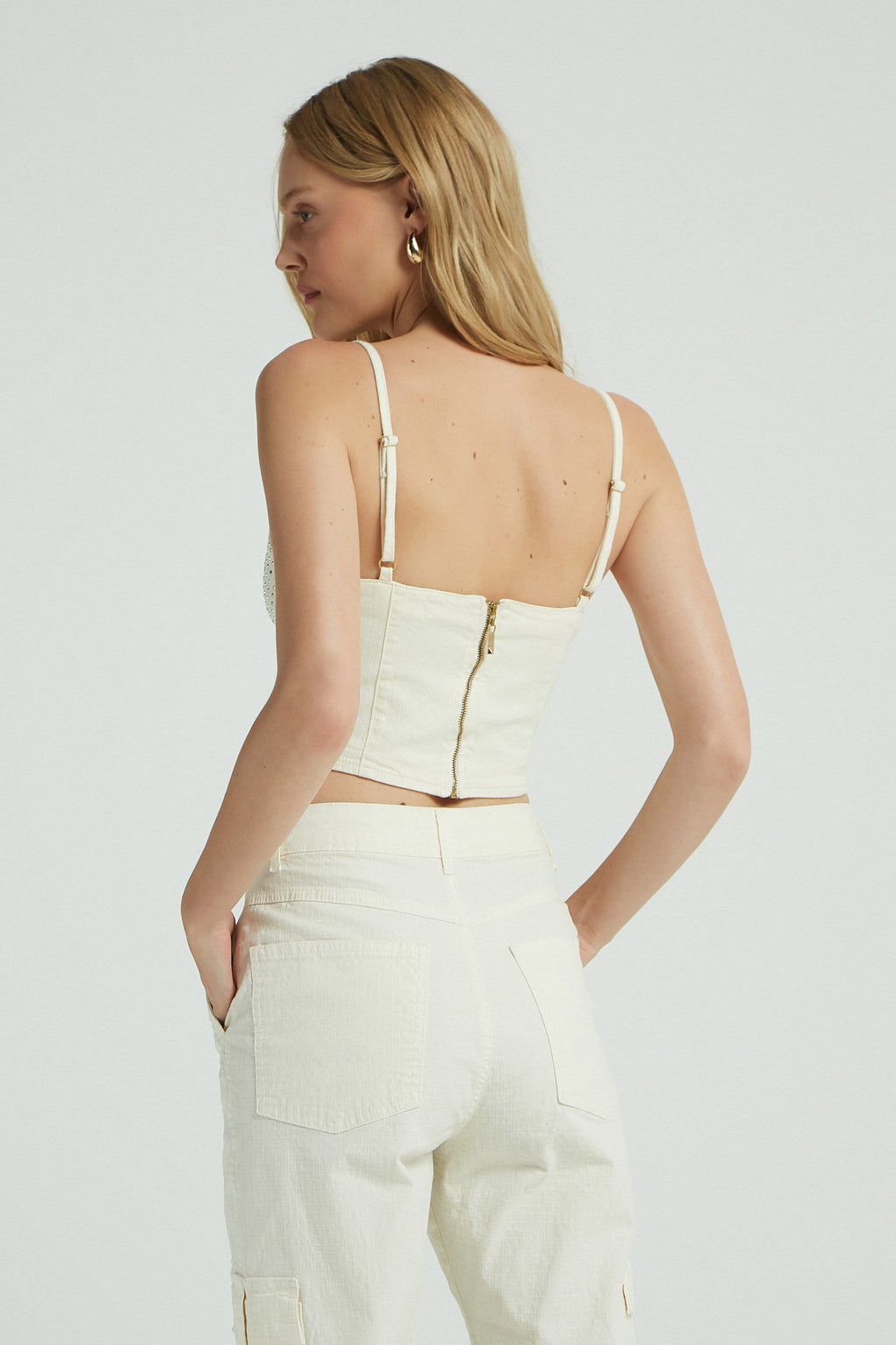 OFF WHITE