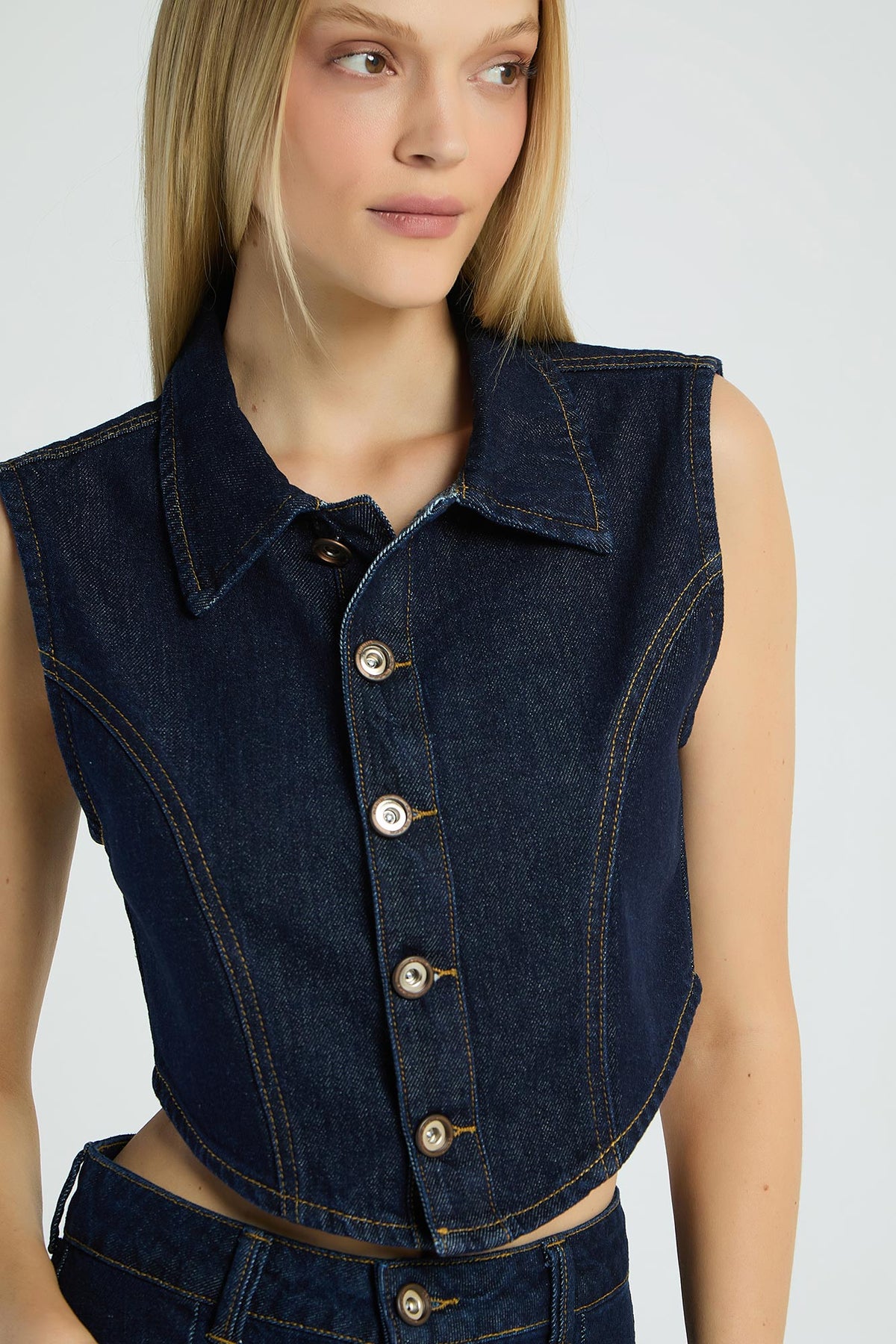 JEANS ESCURO