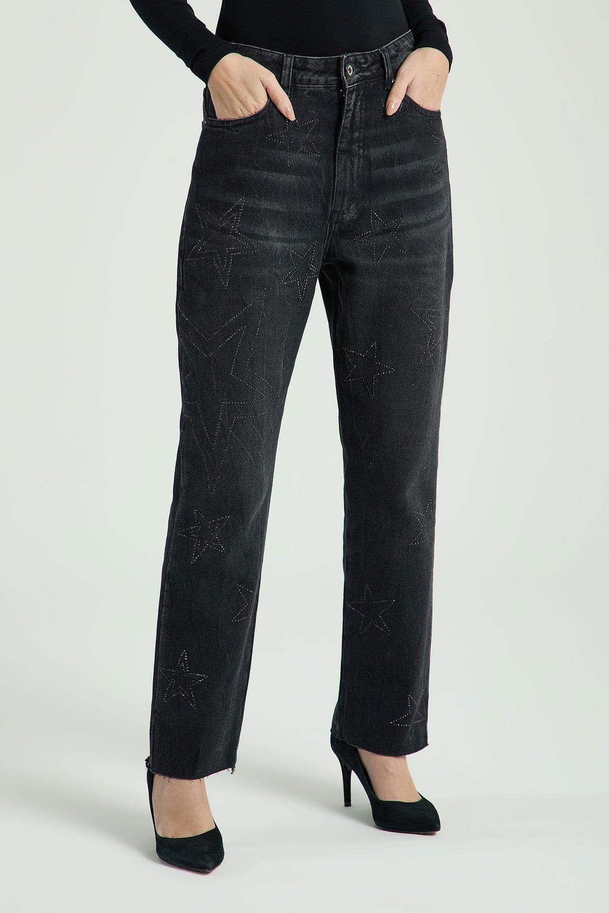 BLACK JEANS