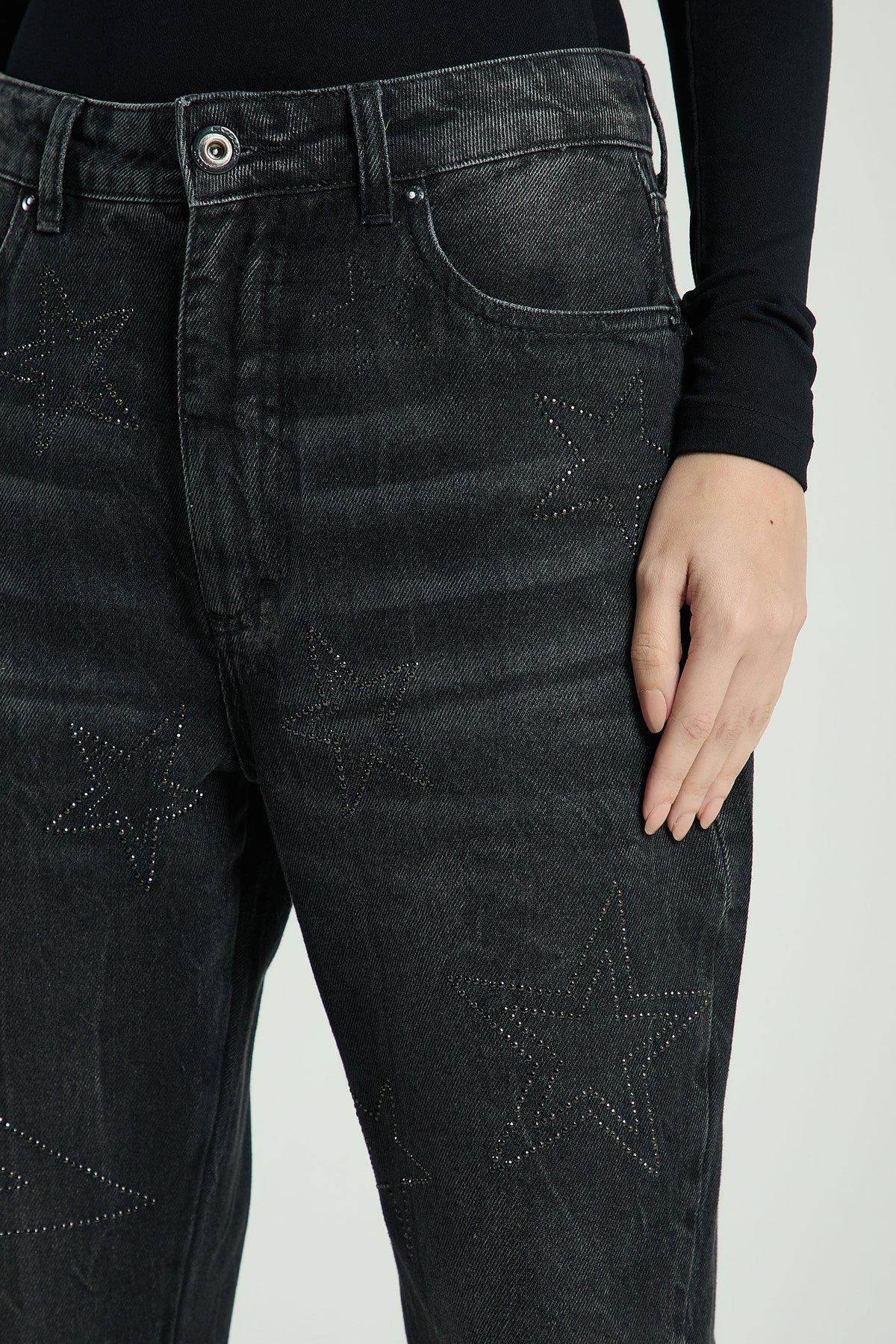 BLACK JEANS