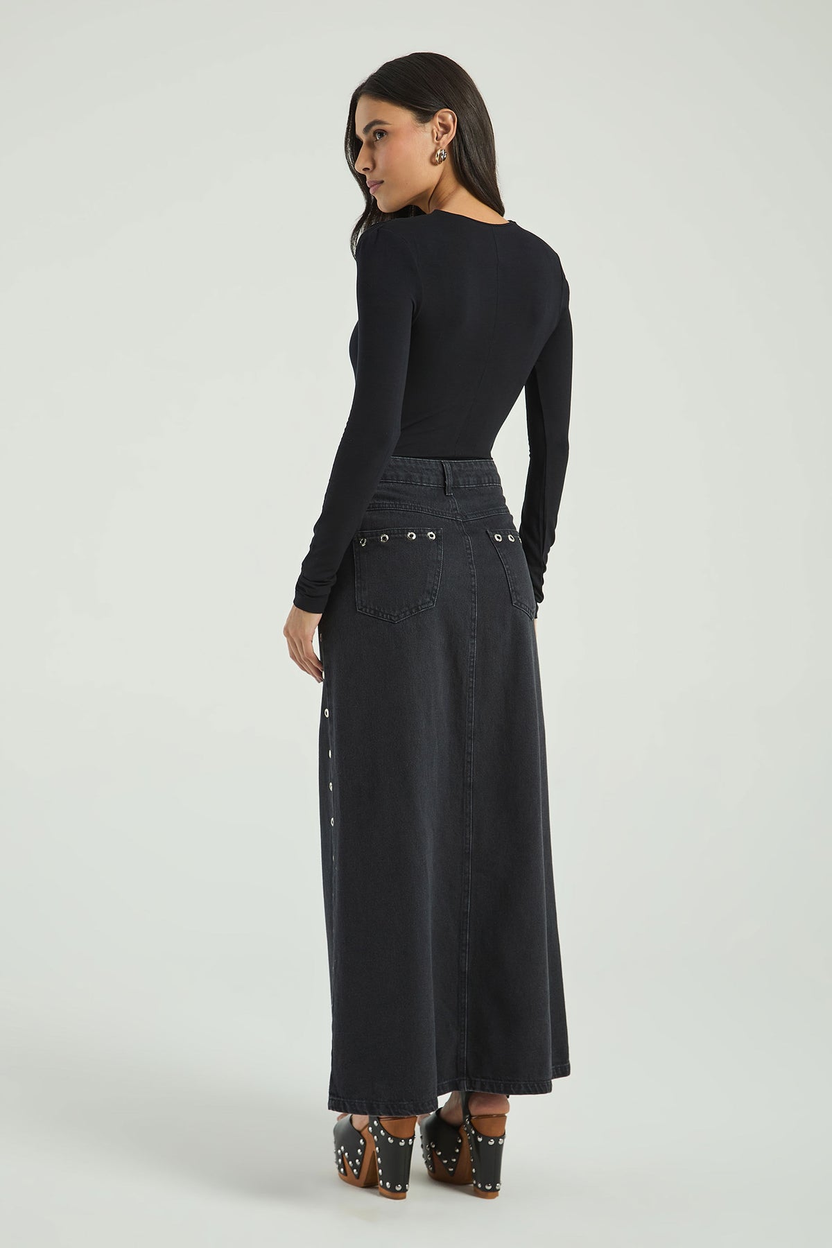 BLACK JEANS