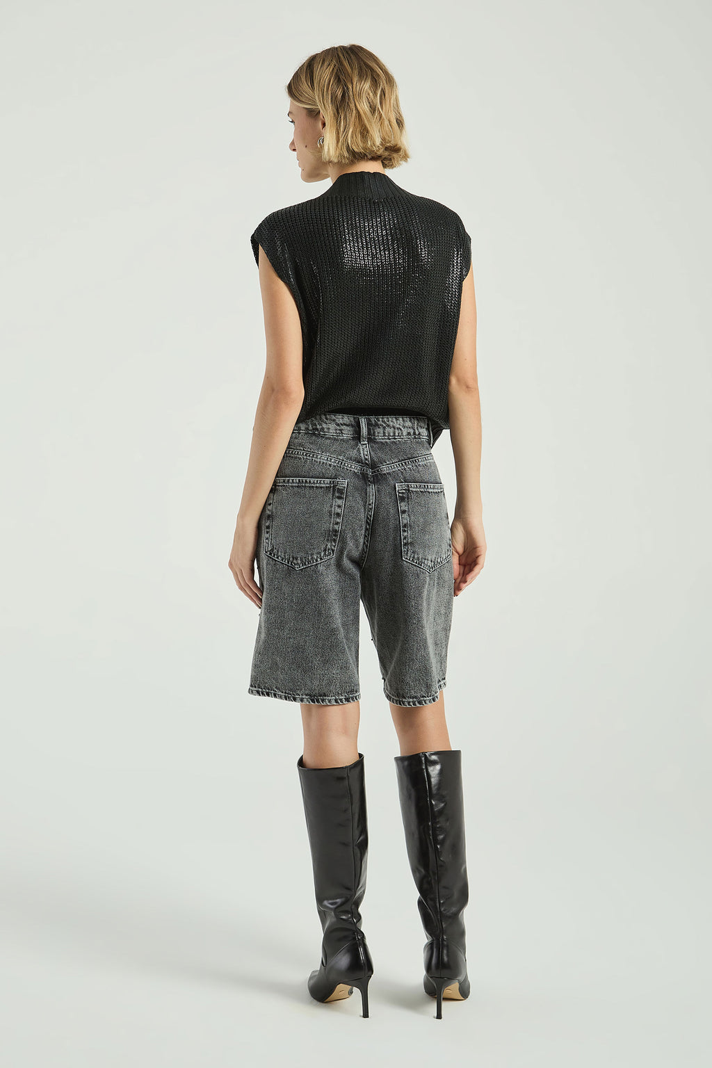 BLACK JEANS