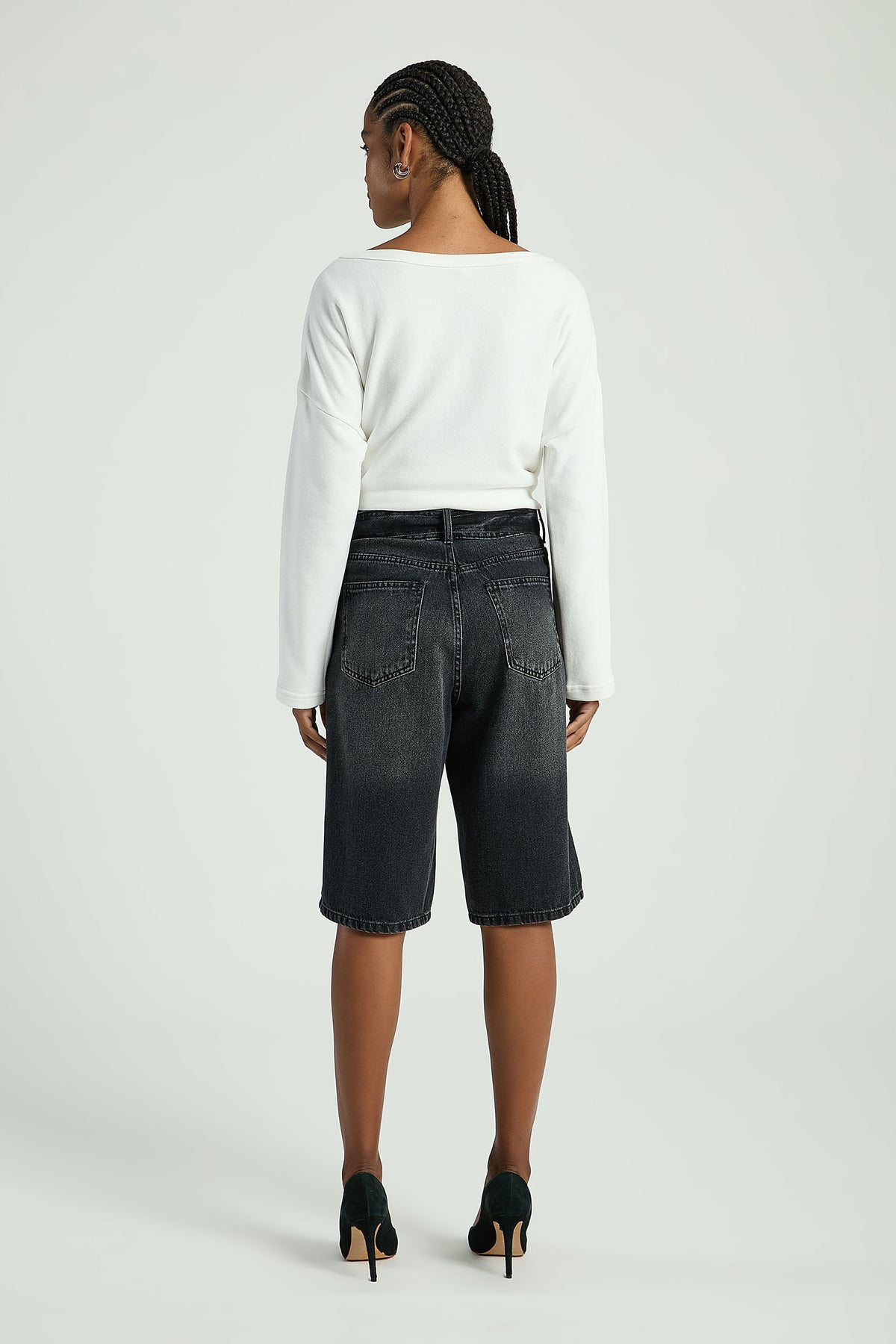 BLACK JEANS