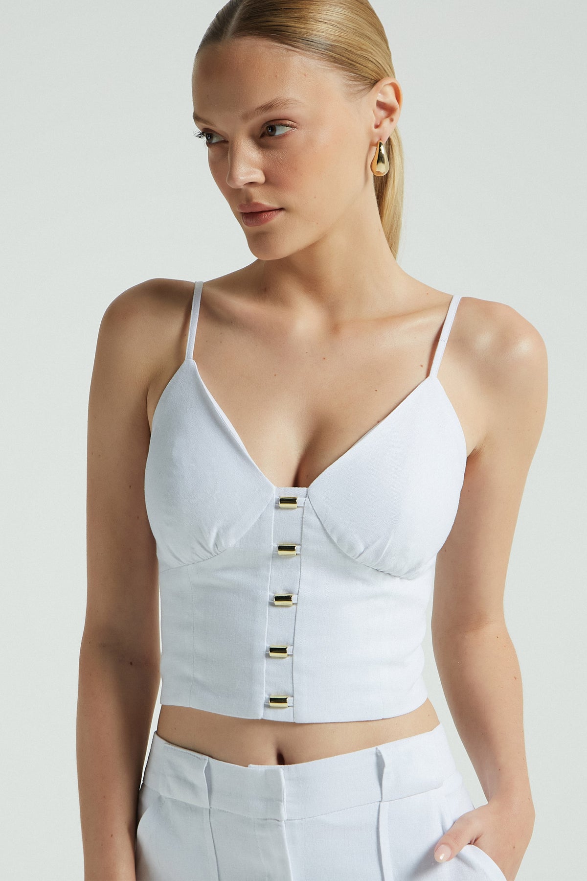 CROPPED LINHO DETALHE METAL - BRANCO