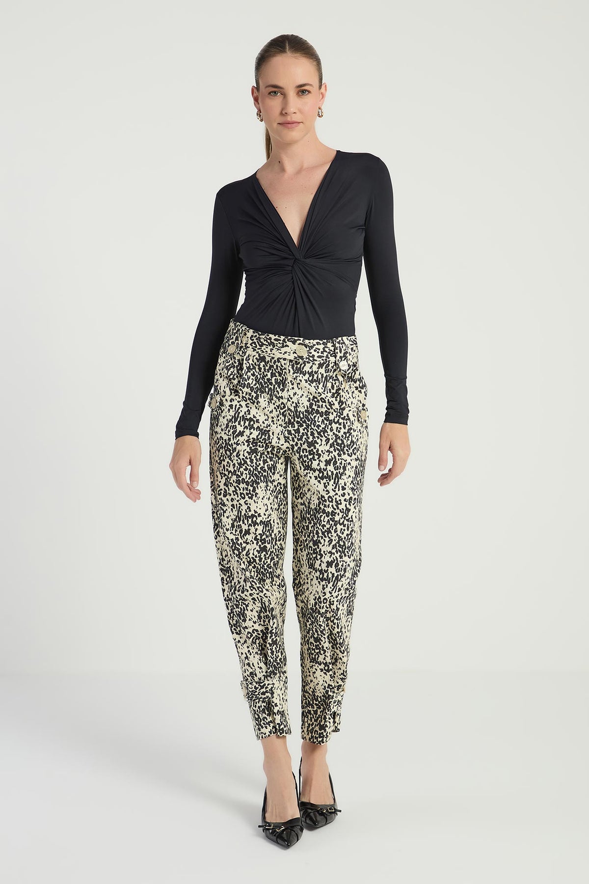 BODY COM DETALHE TORCIDO - PRETO