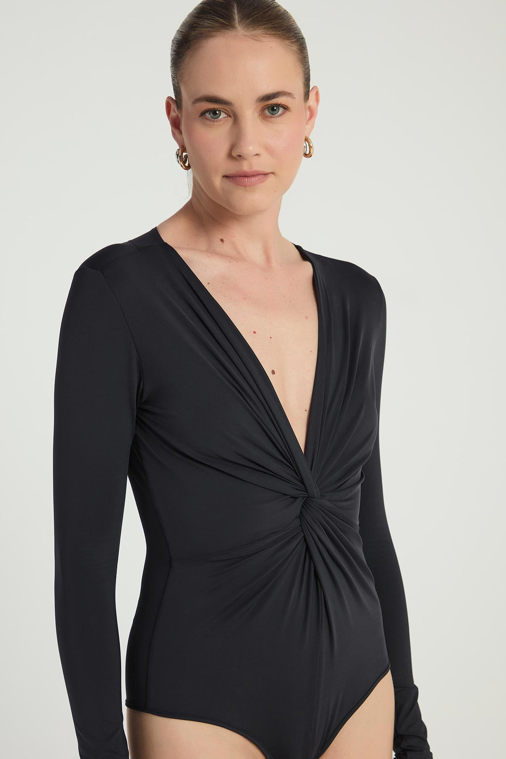 BODY COM DETALHE TORCIDO - PRETO