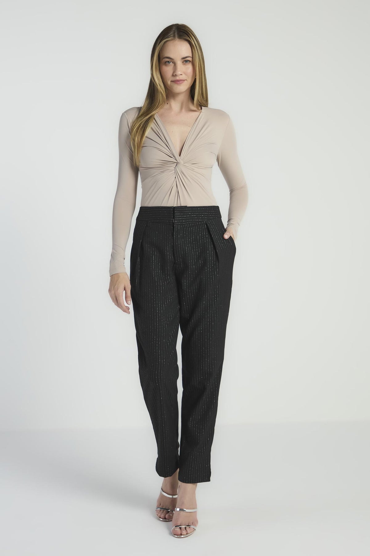BODY COM DETALHE TORCIDO - TAUPE