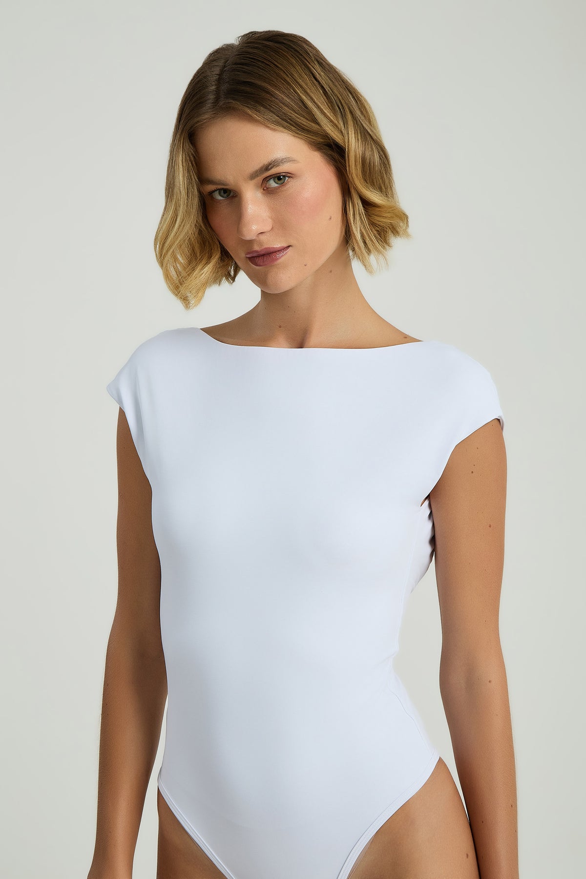 BODY CANOA DECOTE COSTAS - BRANCO
